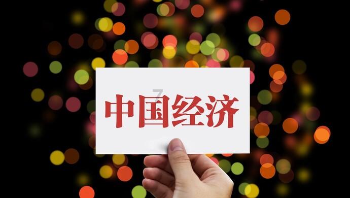 女孩房租没到期被催搬走，房东称找中介要钱太难，女孩：交了7个月租金哪去了